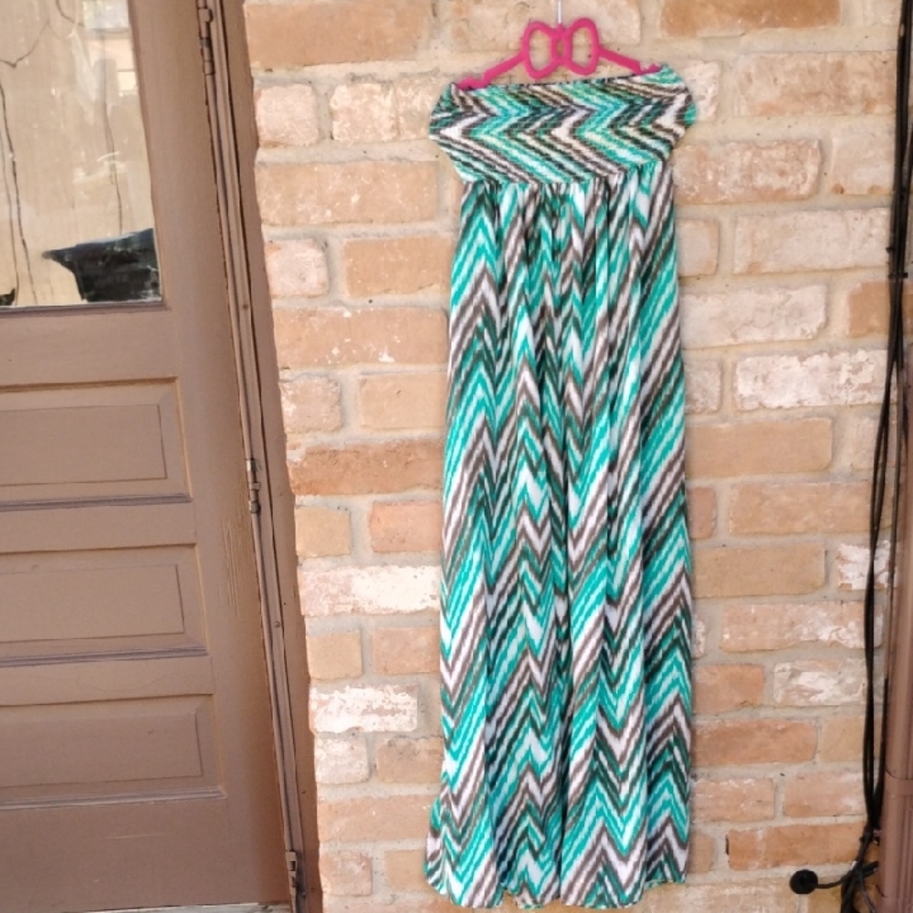 Body Glove Green and White Chevron Dress
